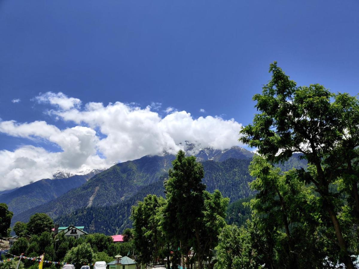 Hotel Mount Kailash Sangla Bagian luar foto